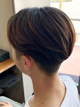 トゥルートラスト オムオム 甲府和戸(True Trust HOMME HOMME) メンズ ツーブロックショート アップバング センターパート