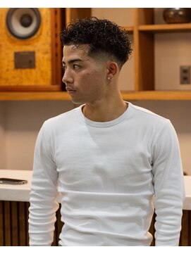 ポリッシュマン コウベ(POLISHMAN.KOBE) ショートアフロ / スキンフェード / ハードパーマ