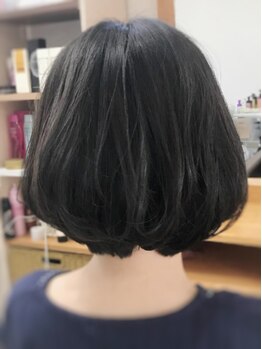 ヘアデザインワークス オガワ(Hair Design works OGAWA)の写真/明るい白髪染めメニューで髪に艶が欲しい方におすすめ♪リーズナブルにケアが叶う場所◎