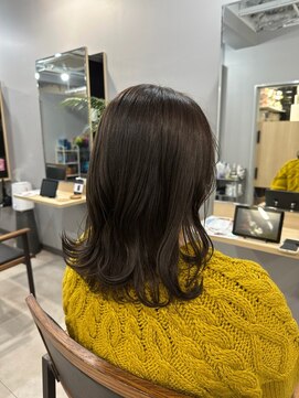カミエ(kamie) 透明感のあるブラウンセミロング×艶髪トリートメント