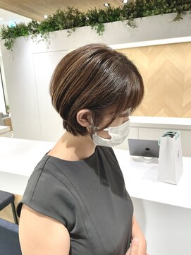 ステアケース 武蔵小杉店(stair:case) 武蔵小杉大人可愛い丸みショート脱白髪染めハイライトカラー