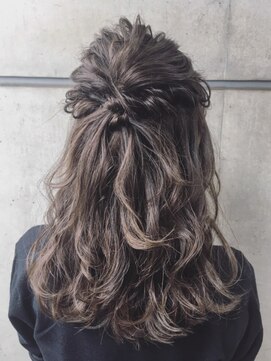 リンネテラス(Lin'ne terrace) ガーリーハーフアップ/波ウェーブ/ねじり編み/くるりんぱ