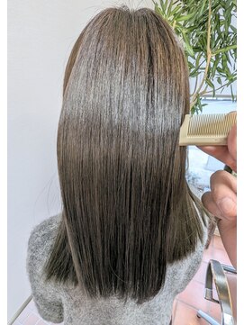 イロン(iroN) 20代　縮毛矯正　髪質改善　オリーブグレージュ