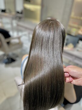 アイノア シノン 神保町(AInoa sinon) "赤みを消しつつ透明感がほしいなら"オリーブベージュ