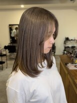 ナンバー(number+)&nbsp;20代30代40代ストレートレイヤー肩ラインシアーグレージュ