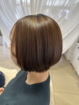 エミュ 中央駅店(eMu) 艶さらショートボブ^^