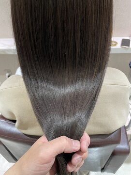 クララ ヒロシマセカンドフロア(CLALA Hiroshima 2nd floor) スタイリスト田邉髪質改善トリートメント