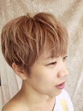 リオビーシンジュク(Rio B SHINJUKU) 刈上げ女子の大人かわいいスタイル