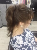 ジャムスタイリングハウス(JAM STYLING HOUSE) ☆ゆるめウェーブポニテールアレンジ☆