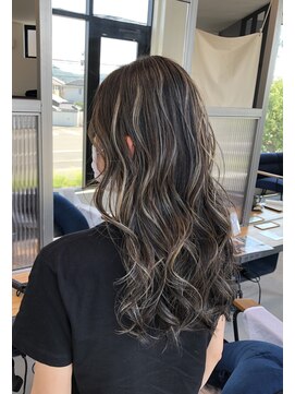 ストゥー(StueW.) ハイライト48【倉敷】【ハイライト】【バレイヤージュ】