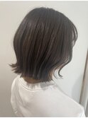 切りっぱなしボブ×カーキグレージュ