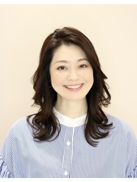 アンベリールフルー(EMBELLIR fleur) 大人の華やかウエーブスタイル