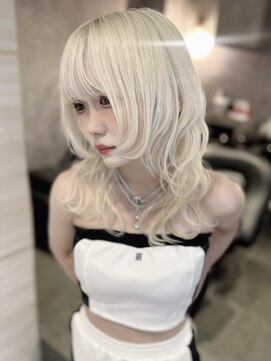 エルバイラビス 大宮(elu by lovis) 《Kanna》ケアブリーチ/ホワイトブロンド/レイヤーカット/大宮