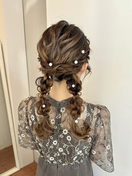 ピア(Pia) ふわふわツイン編みおろし