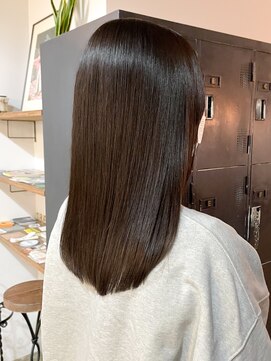 ヘアーアイストゥーレ(HAIR ICI TRE) 20代30代40代髪質改善トリートメント艶感ストレート透明感