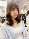 髪質改善ヘアスタイル外ハネボブワイドバングワインレッド