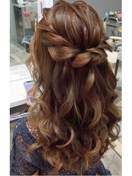 ヘアメイク ギャリス 北新地店(HAIR MAKE SALON Gallis) 王道ハーフアップ