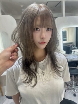 アイトーキョー 名古屋名駅(AI TOKYO) レイヤーカット/シルバー/グレー/ブリーチ/[名古屋/名駅]