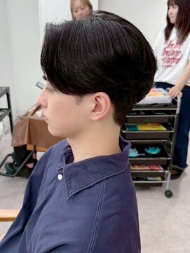ネオリーブ クーロ メゾン 横浜(Neolive curro Maison) 韓国マッシュ　センターパートフェザーパーマ　MEN’S HAIR