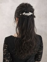 キリ 逗子(kiri) 逗子葉山ハーフアップヘアアレンジゆる巻きアレンジ結婚式二次会