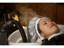 モイスチャーケアミスト使用♪やわらかな微細ミストによって、頭皮や髪、心までもうるおす極上ヘッドスパ◎