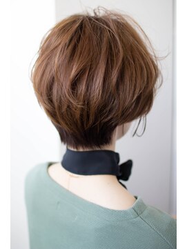 アコロン(acoron) 小顔カット＿アッシュカラー ＿エッジショート ＿大人カワイイ