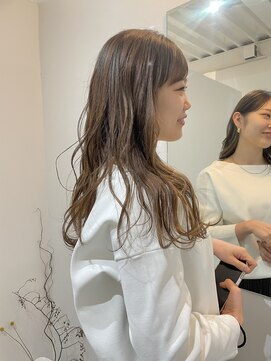 ノマド(nomad) ロング 明るめベージュカラー