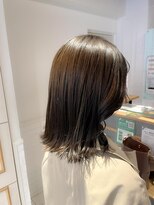 ネオリーブ チロル 横浜西口店(Neolive CiroL.)&nbsp;とろみグレージュヘアカラー　切りっぱなしロブ