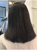 髪の広がりが気になる人に!縮毛矯正/ストレート