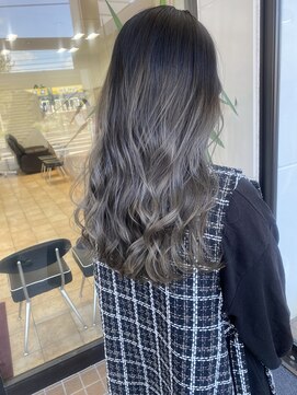 ベニ 仙台柳生店(BENI) シルバーグレージュ