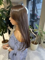 ミズチャーム(Ms.CHARM)&nbsp;くびれレイヤーエモージュふんわりカール艶髪アッシュ