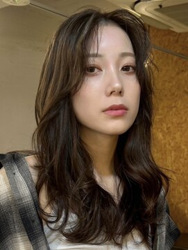 ファルベ(Farbe) ニュアンスカール/韓国風レイヤー/小顔バング/艶髪/透明感