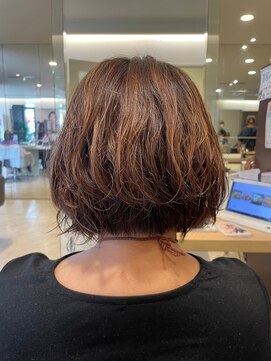 エヌアンドエーコンティ(N&A CONTi) 前下がりレイヤーボブ×秋冬カラー 大人ショート/ブラウン