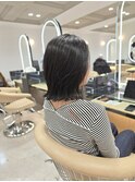黒髪でも重たく見えないレイヤーボブ