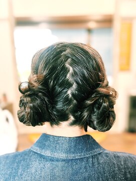 ワンイレブン 新橋銀座口(ONE_ELEVEN) ツインお団子アップ　海外セレブ御用達