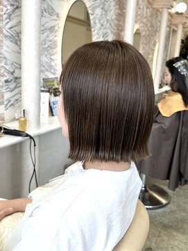 エル バイ ロンド 関(elle by Lond) [elle by lond]栗原　瑠世　小顔ヘア　くせ毛カット