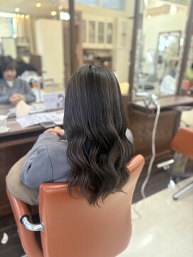 黒髪/クラゲヘアー/オリーブグレー/小顔/ココアベージュ/成田