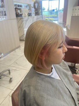 ゼルプレミアムレイクタウン(ZELE) インナーカラー/ブロンド/ペールピンク