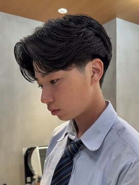 ニコトウキョウ 新宿(nico TOKYO) テーパーフェードニュアンスパーマ刈り上げセンターパートメンズ