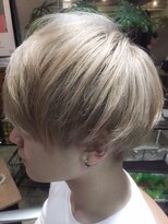 サロンドミルク 原宿(salon de MiLK) KPOPジェンダーレスホワイト×フェザーマッシュ☆