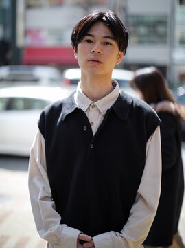 ジョニー ワンノート(Johnny Onenote) 黒髪センターパート◎マッシュ×ブルーブラック《堀江臣吾》