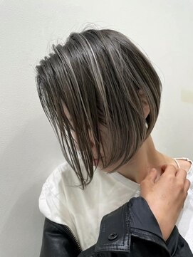 トルネード(TORNADO) 外国人風ハイライトバレイヤージュショートボブ  グレージュ