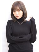 イイ女のミディアムスタイル