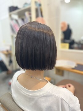 アルート 町田店(aroot) ミニボブ、イヤリングカラー