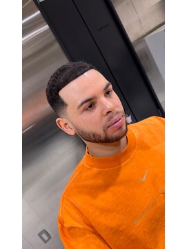 フランクスバーバーザスタンド(Frank’s barber the stand) クロップスキンフェードショートE