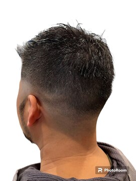 銀座マツナガ 神田店 短髪フェード刈り上げさわやか黒髪