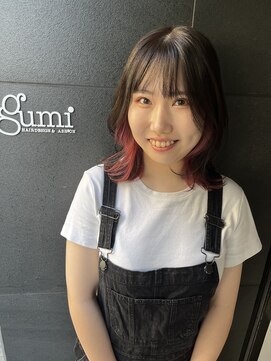 グミ(gumi) くびれミディアム×インナーカラー