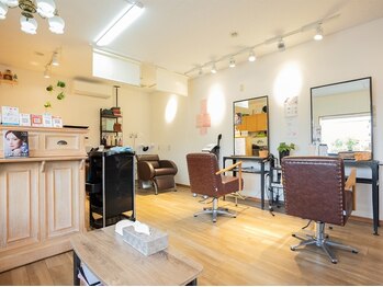 ココミ(kokomi)の写真/オシャレな大人女性がリラックスできる空間♪ゆったりした雰囲気の中でトータルビューティを実現◎