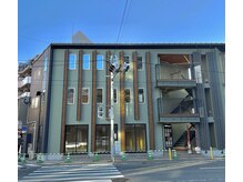 ナンバーセカンド(Number 2nd)の雰囲気（こちらのテナントビルです♪）