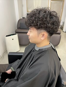 スペインカール/フェザーパーマ/サーフカール/刈り上げ/フェード